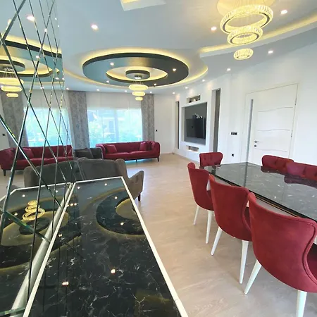 Terasus, 4 Bedroom, Large Garden And Private Swimming Pool 费特希耶