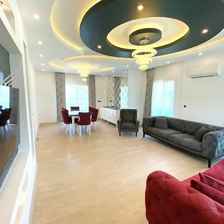 Terasus, 4 Bedroom, Large Garden And Private Swimming Pool