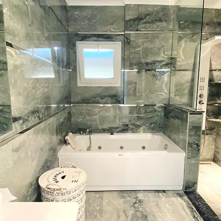 Willa Terasus, 4 Bedroom, Large Garden And Private Swimming Pool Fethiye